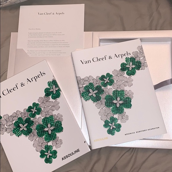 Van cleef Arpels collector’s book - Picture 1 of 7